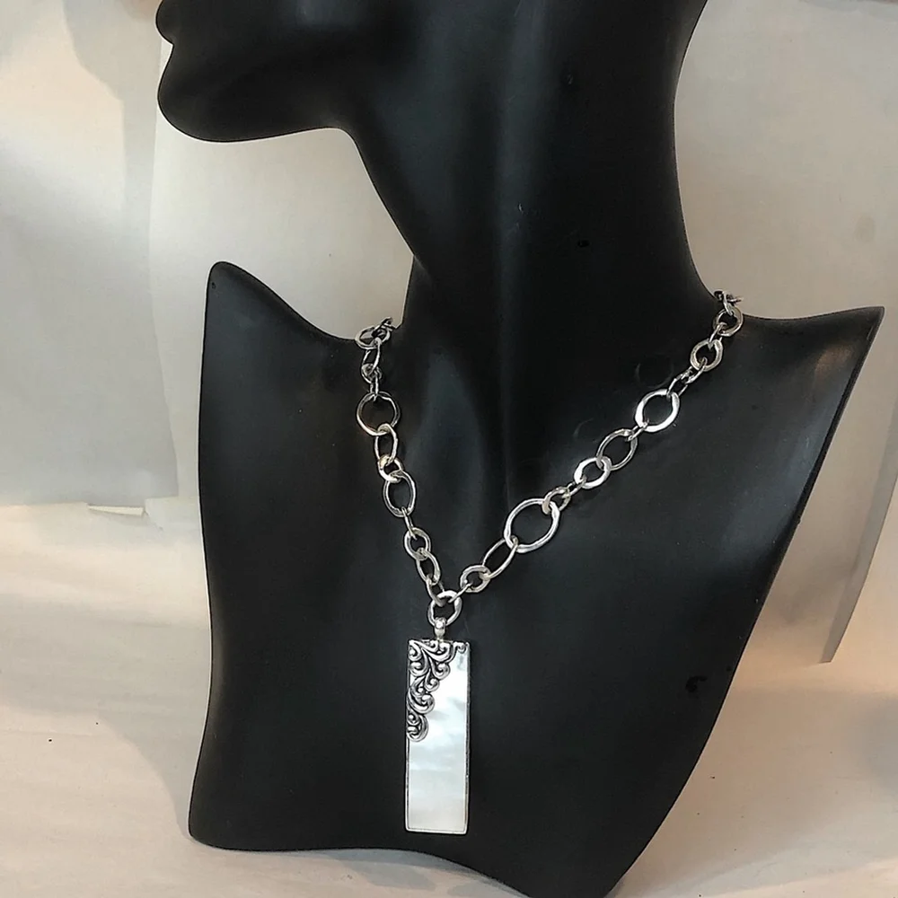 LOIS HILL Sterling Silver Cut Out Mother Of Pearl Open Link Toggle Necklace NWOT - Picture 6 of 17